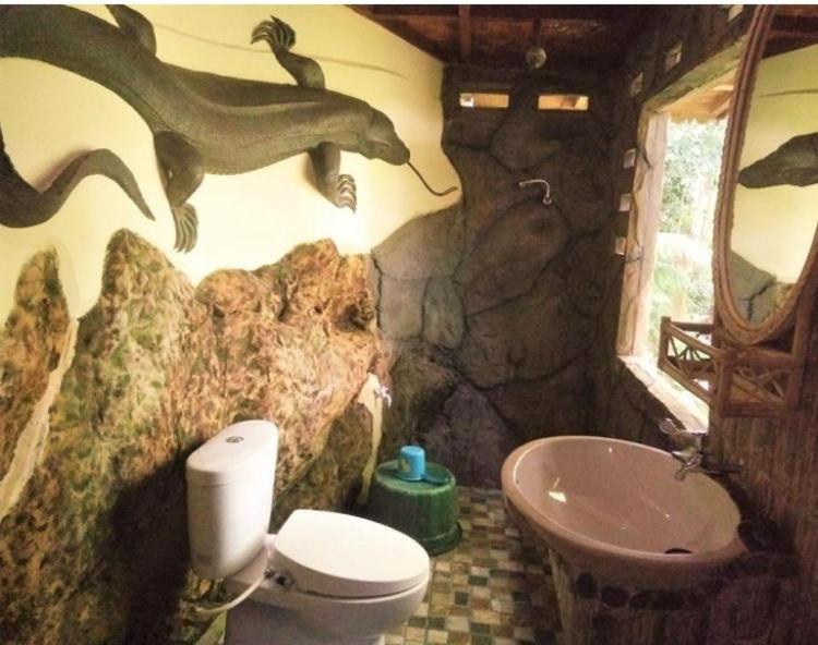 On The Rocks Bungalows, Restaurant And Jungle Trekking Tours Bukit Lawang
