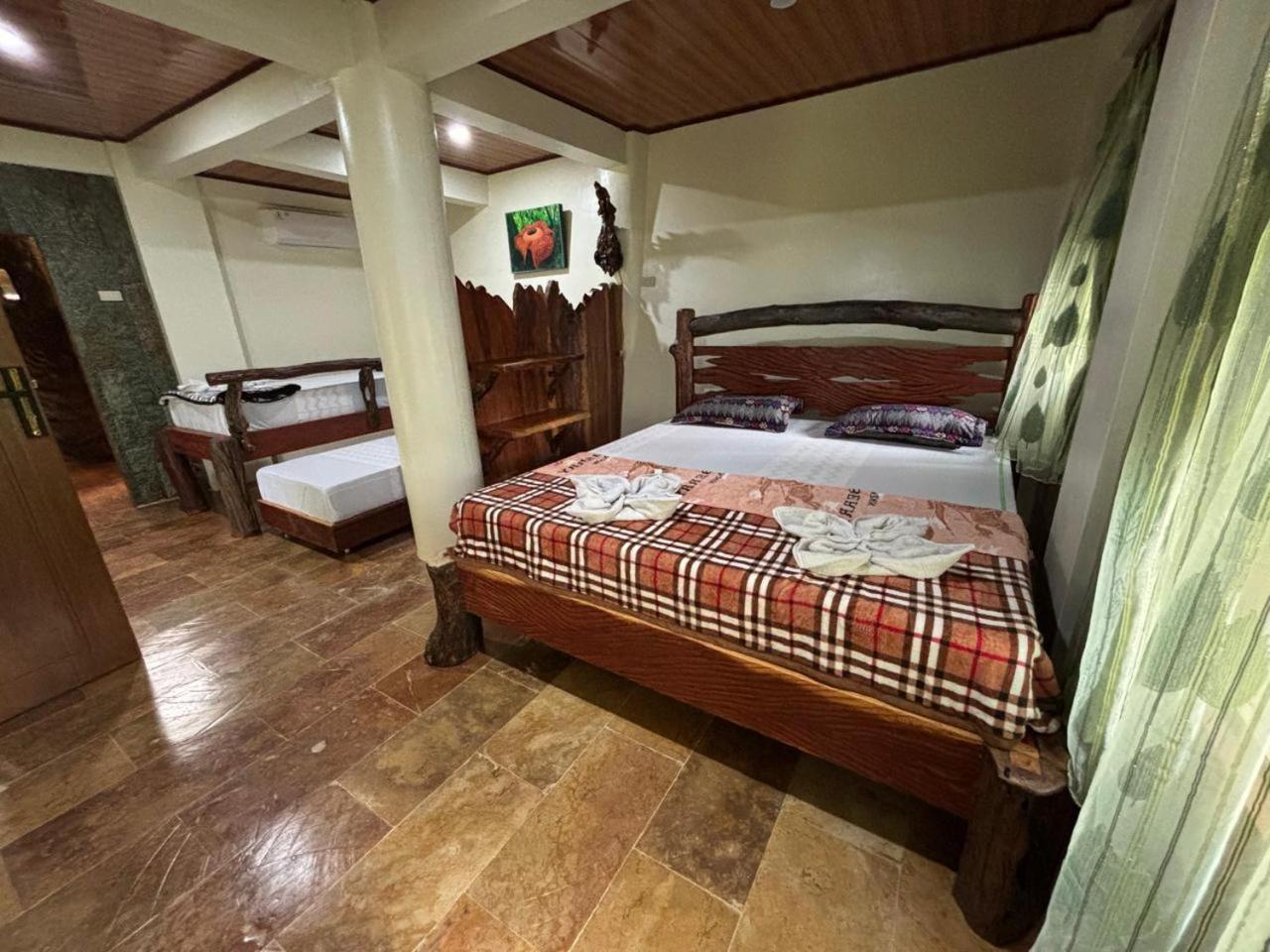 On The Rocks Bungalows, Restaurant And Jungle Trekking Tours Lodge Bukit Lawang