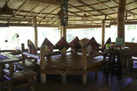 On The Rocks Bungalows, Restaurant And Jungle Trekking Tours Lodge