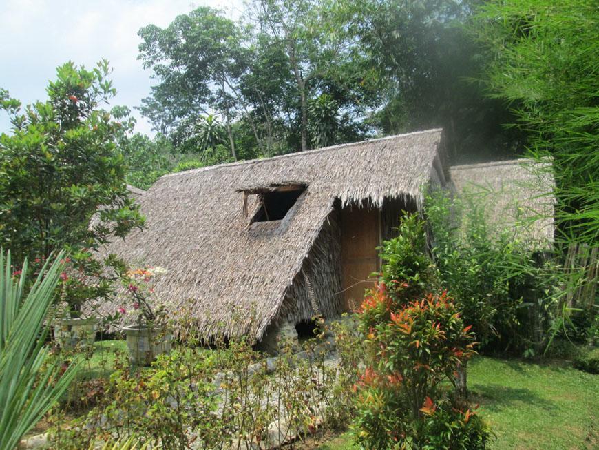 On The Rocks Bungalows, Restaurant And Jungle Trekking Tours Lodge Bukit Lawang